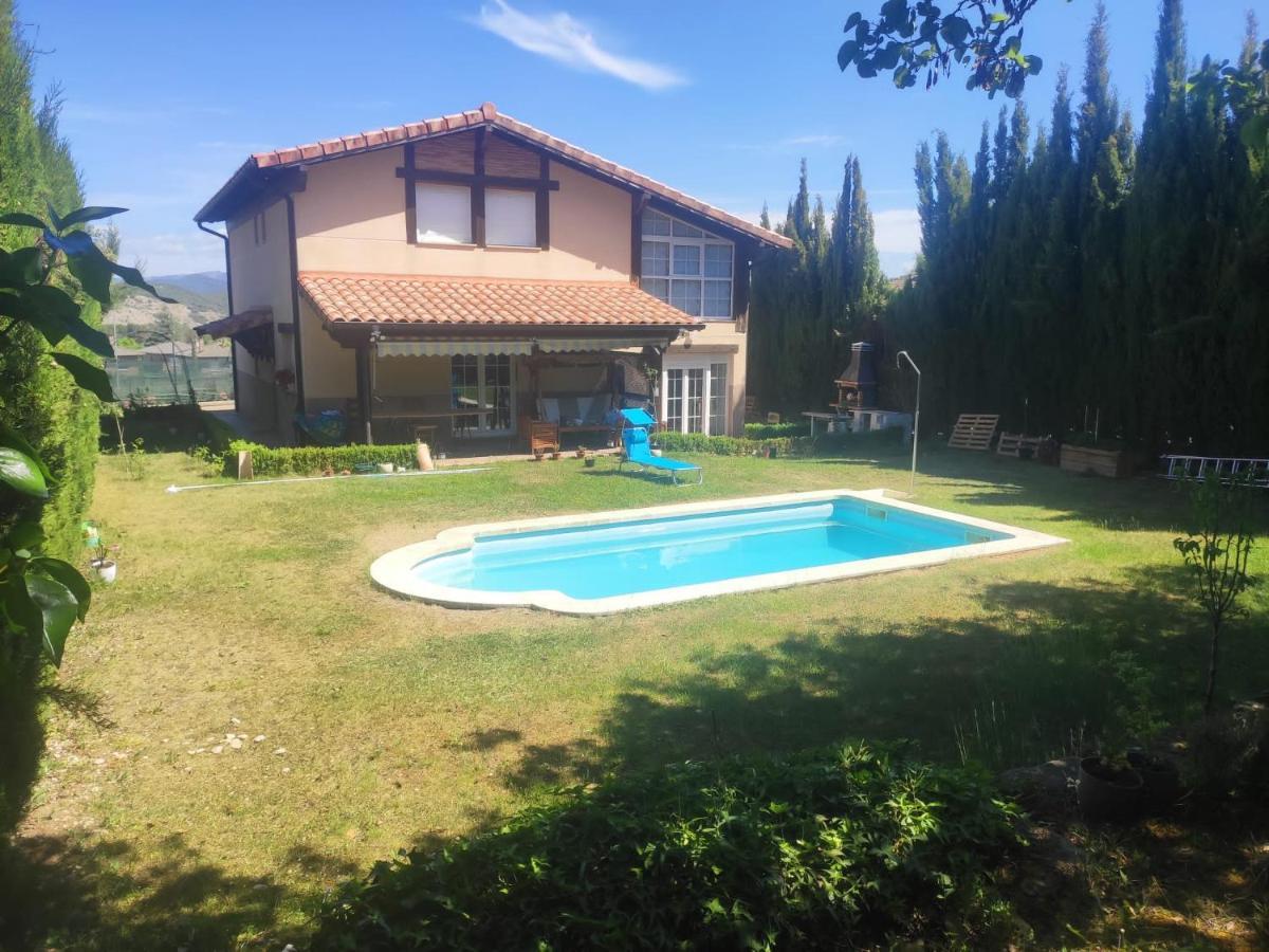 Vivienda El Olivo Con Piscina Privada Y Jardin. Βίλα Ayegui Εξωτερικό φωτογραφία